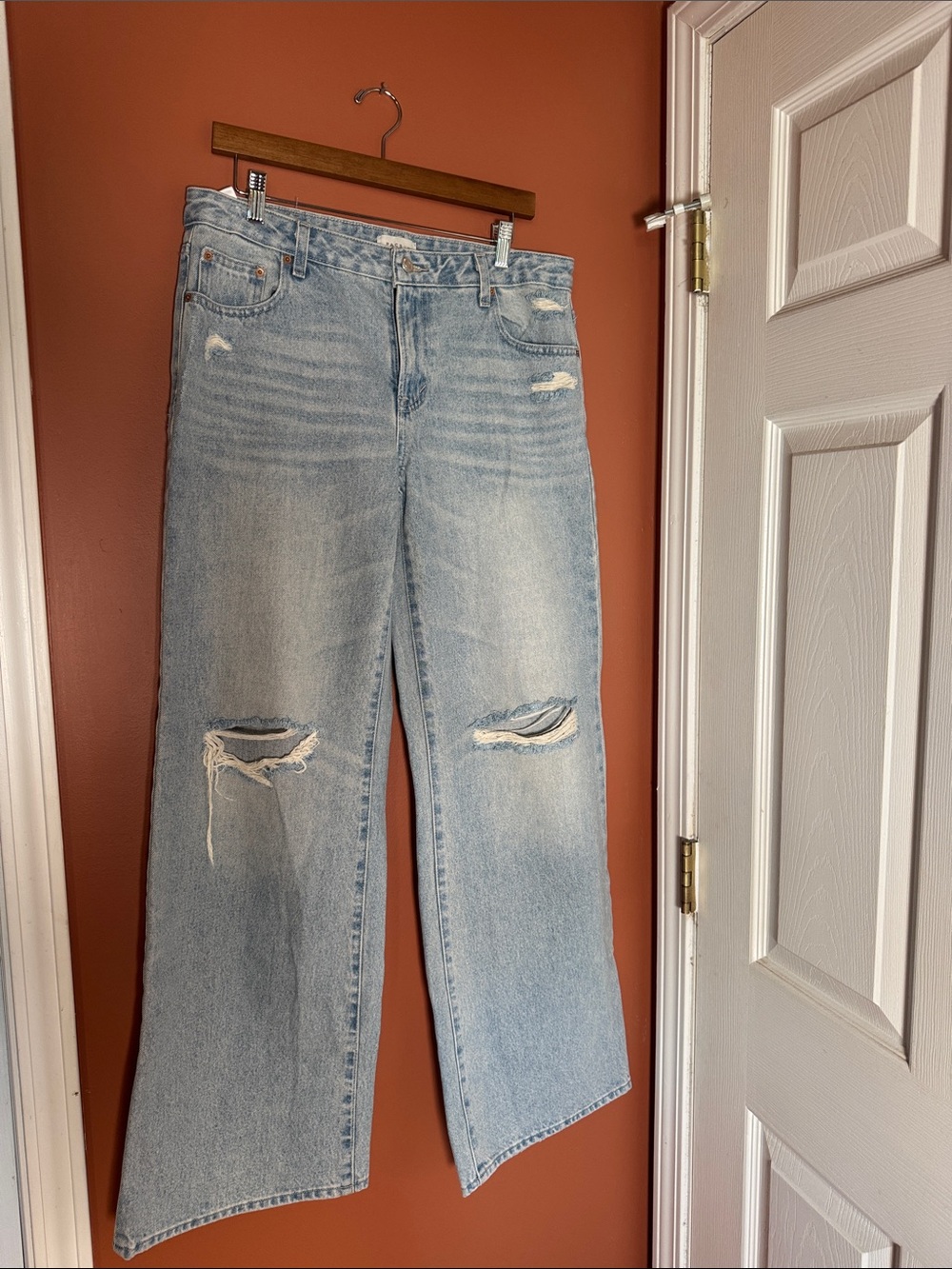 PacSun Light Blue Distressed Straight Leg Jeans low rise NWOT